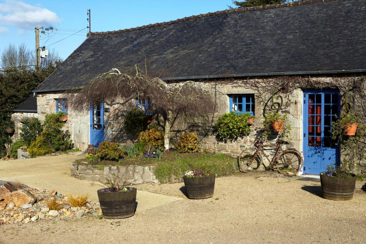 Hotel Domaine Le Puits De Jeanne Plouégat-Moysan Exterior foto