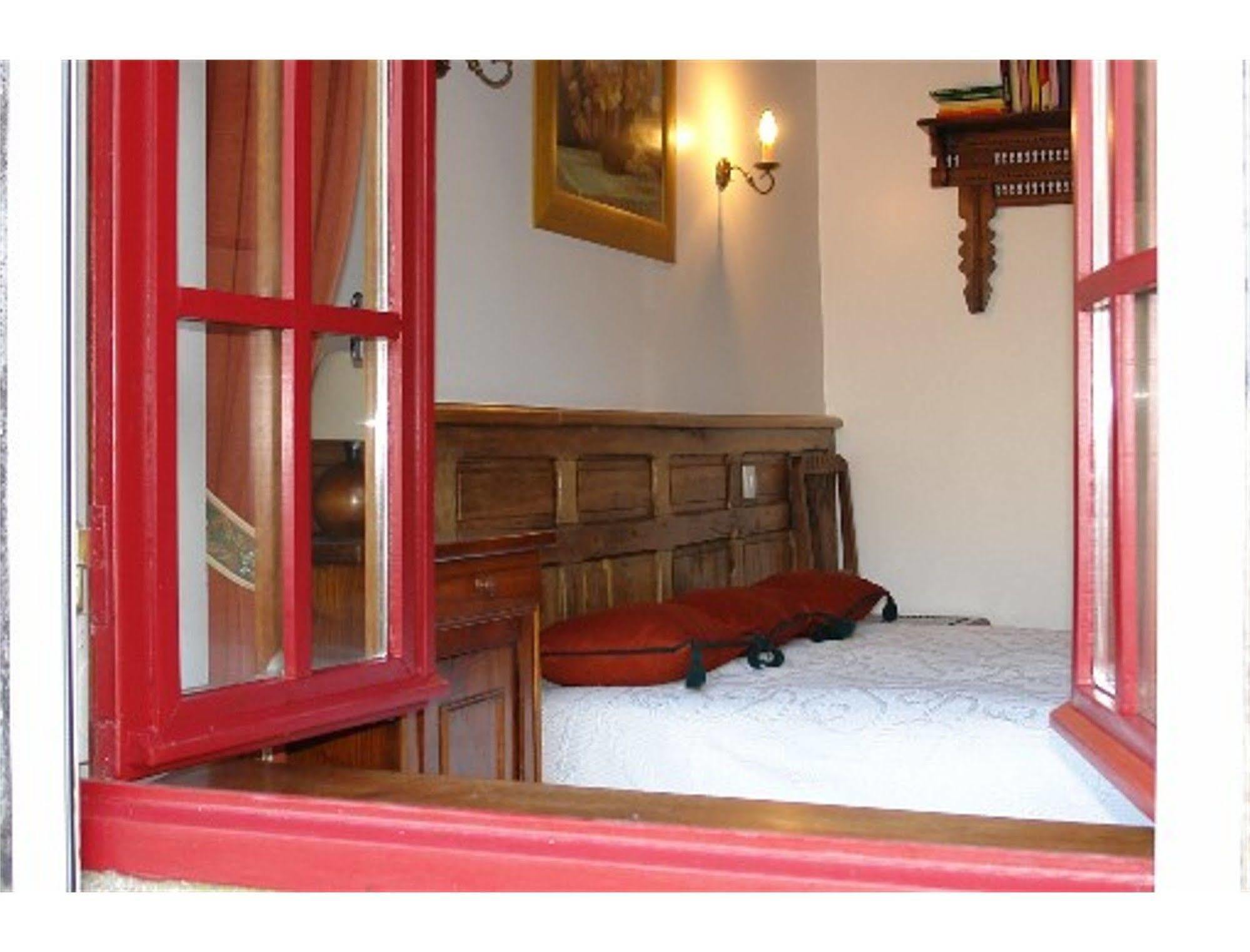 Hotel Domaine Le Puits De Jeanne Plouégat-Moysan Exterior foto
